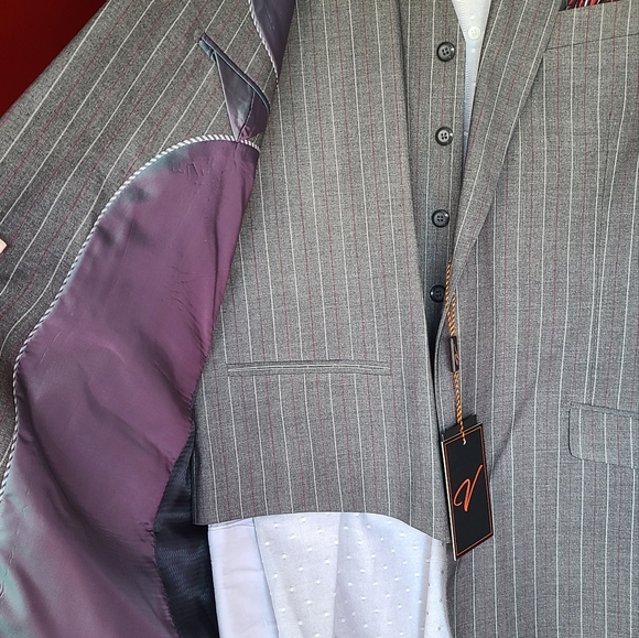 2 and 3 piece suits complete with shirts, ties, and pocket squares most with tag - Picture 8 of 17